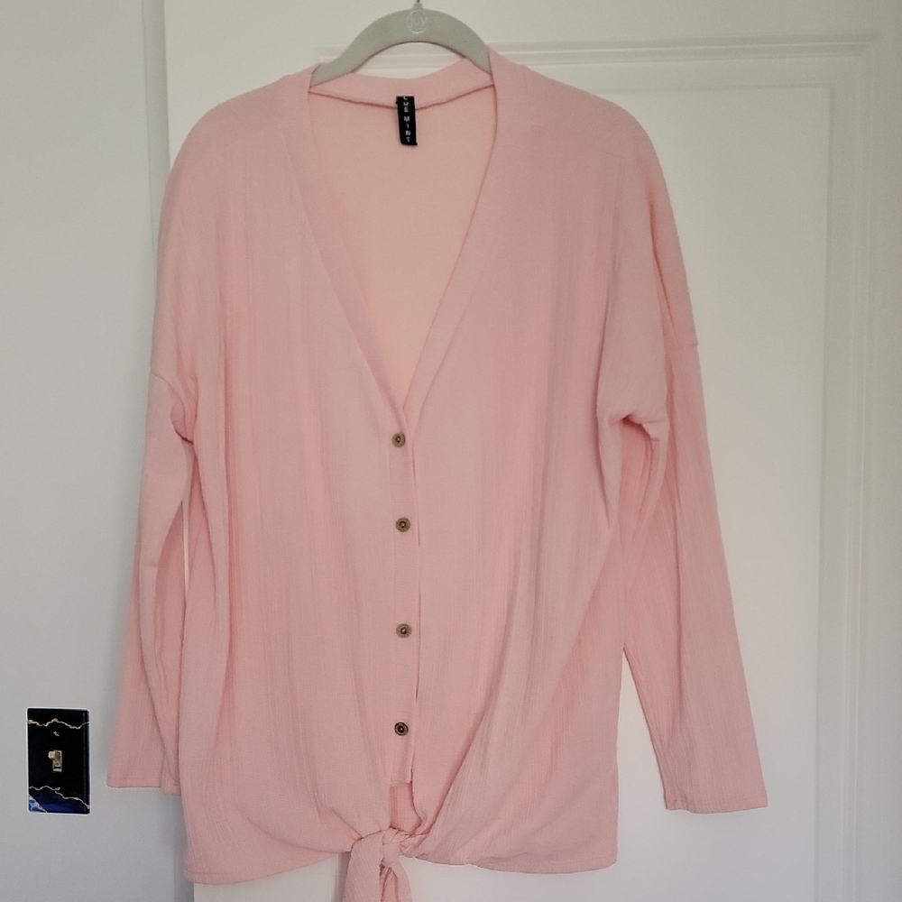 Women's Pink Button Front, Tie Bottom Blouse, Size L.